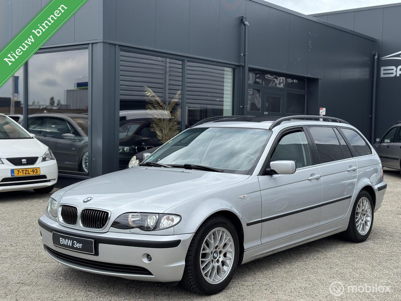 BMW 3-serie Touring - 325i Executive - Automaat - Xenon - Leder - AutoWereld.nl