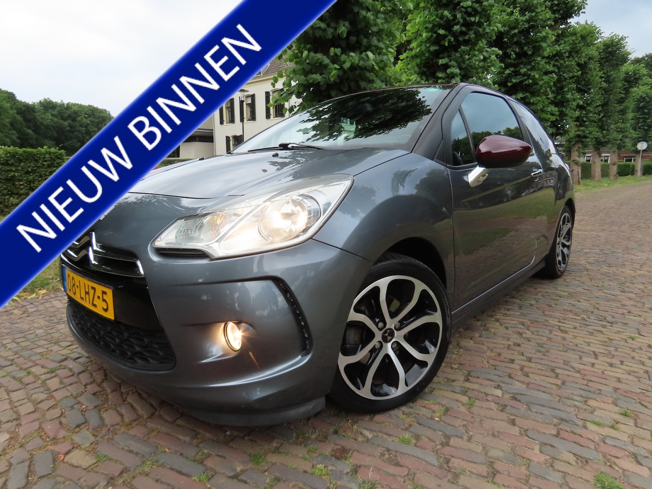 Citroën DS3 - 1.6 So Chic ECC Cruisecontrol Alcantara/Stof Pdc Lm Velgen Trekhaak - AutoWereld.nl