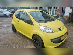 Peugeot 107 - 1.0-12V XR