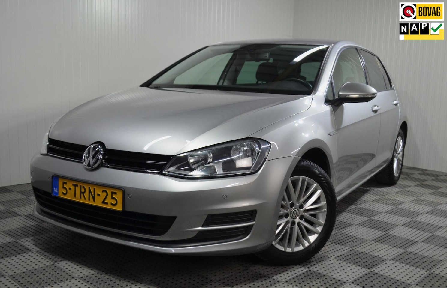 Volkswagen Golf - 1.2 TSI CUP Edition / DSG / PDC / Navi./ NL auto - AutoWereld.nl