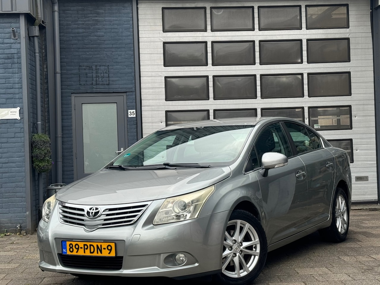 Toyota Avensis - 1.8 VVTi Business | Clima | Cruise | Camera | Automaat - AutoWereld.nl