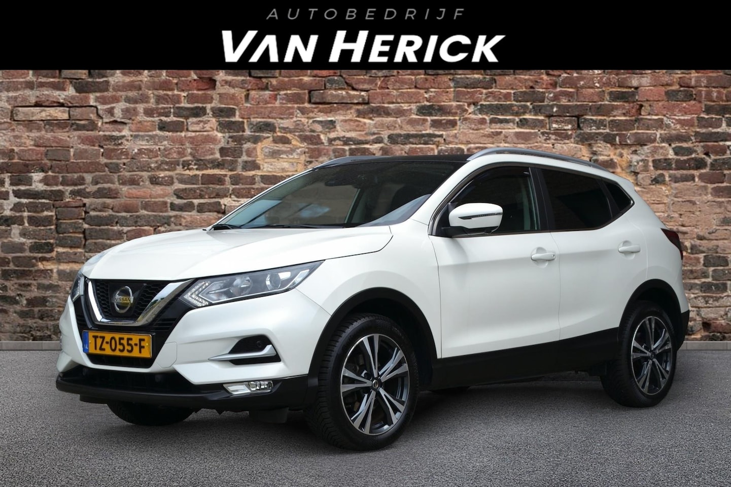 Nissan Qashqai - 1.2 N-Connecta | 360° Camera | Trekhaak | Panoramadak - AutoWereld.nl