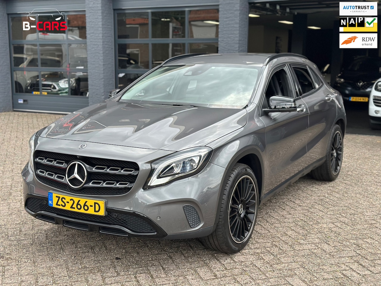 Mercedes-Benz GLA-Klasse - 200 Premium Plus Facelift|XLNavi|Xenon|Trkhaak|StoelVw|Nap!! - AutoWereld.nl