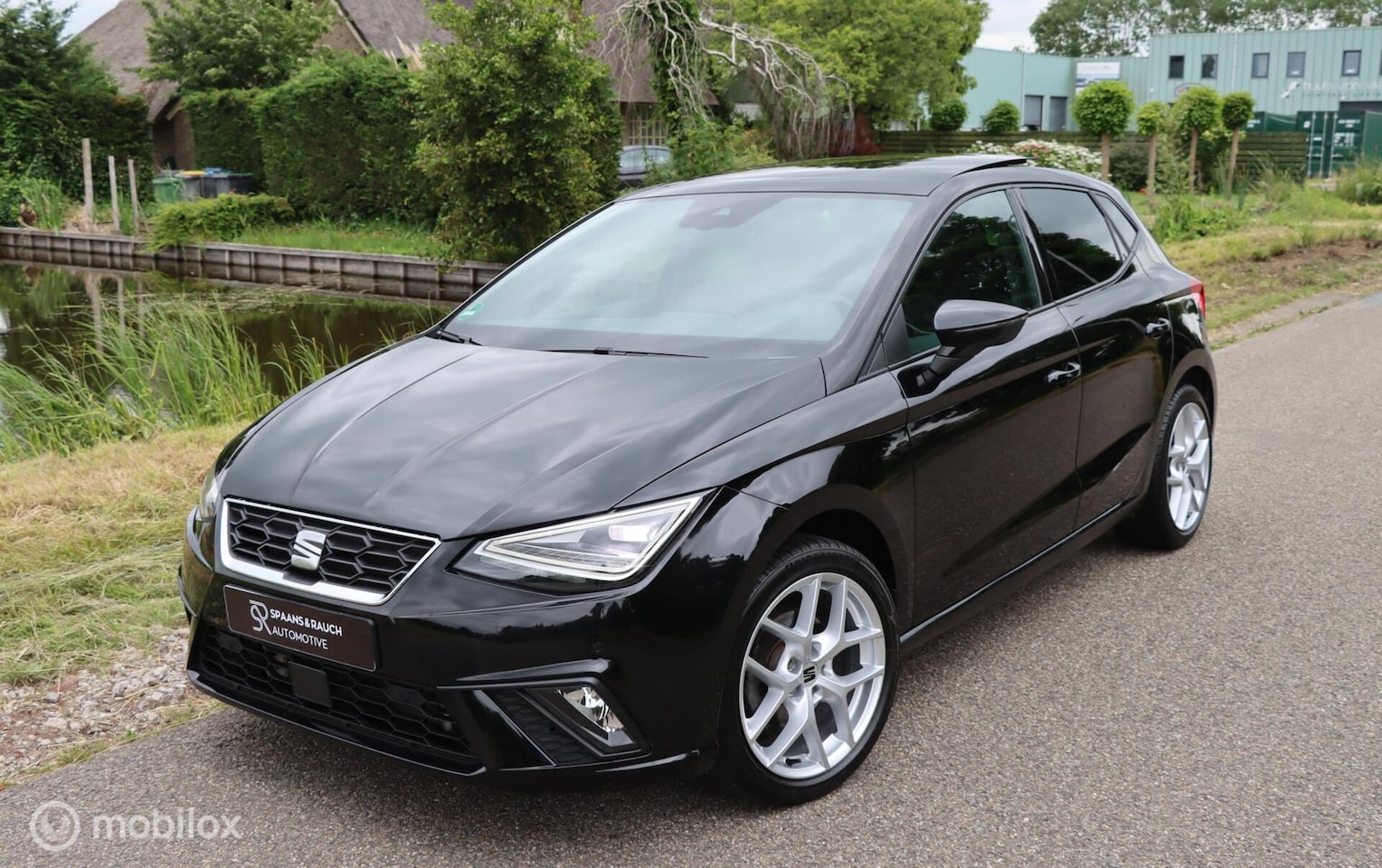 Seat Ibiza - 1.5 TSI FR Sport / Pano / Carplay / Navi / Camera - AutoWereld.nl