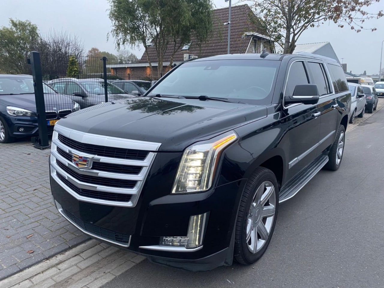 Cadillac Escalade - ESV 6.2 V8 Luxury 2017 DUITS KENTEKEN - AutoWereld.nl