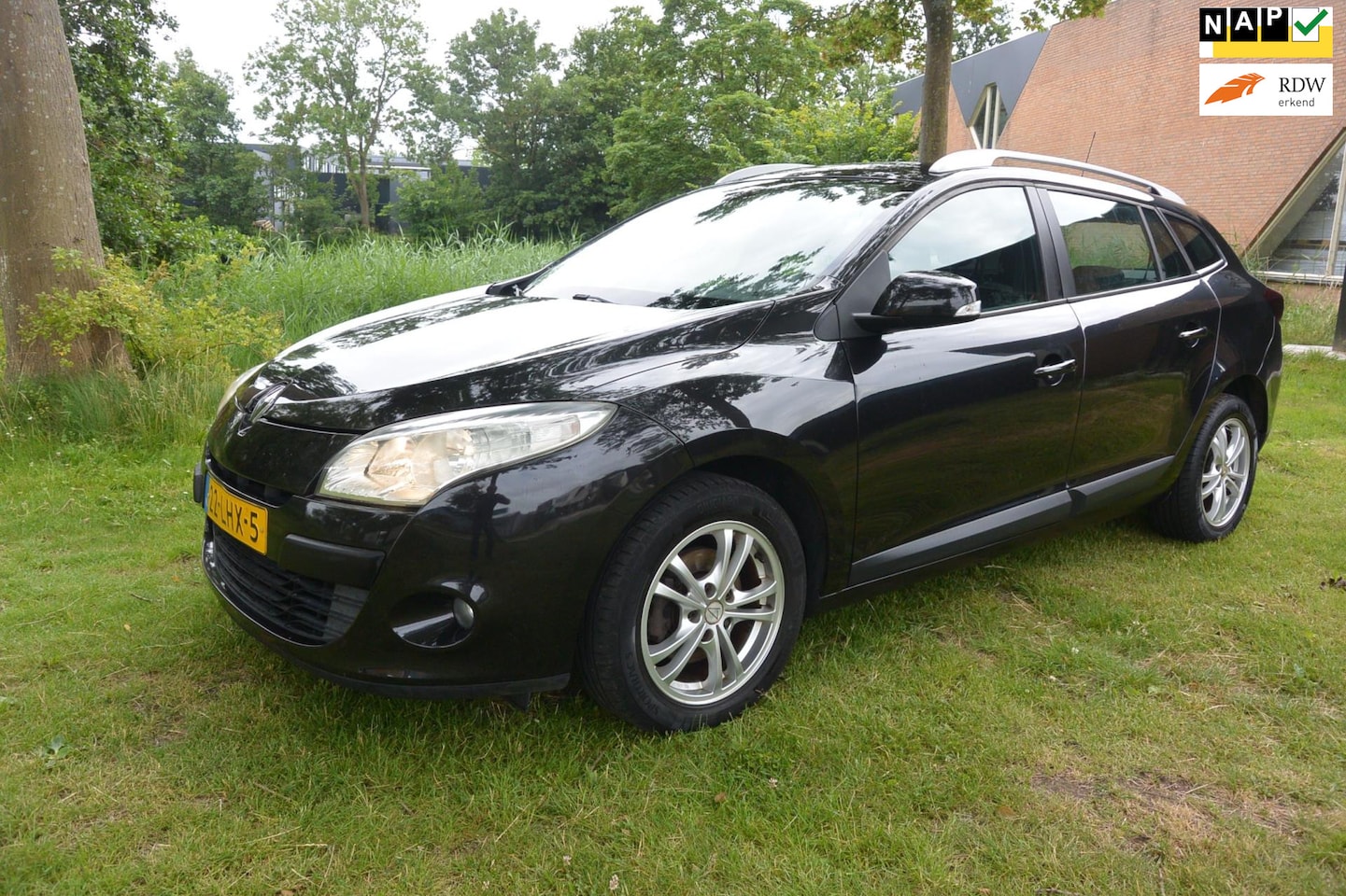 Renault Mégane Estate - 1.6 Expression*airco*cruise*navi*weinig km's - AutoWereld.nl