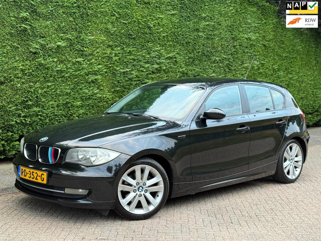BMW 1-serie - 118i /6BAK/CRUISE/STOELVERWARMING/RIJDTSUPER!/ - AutoWereld.nl