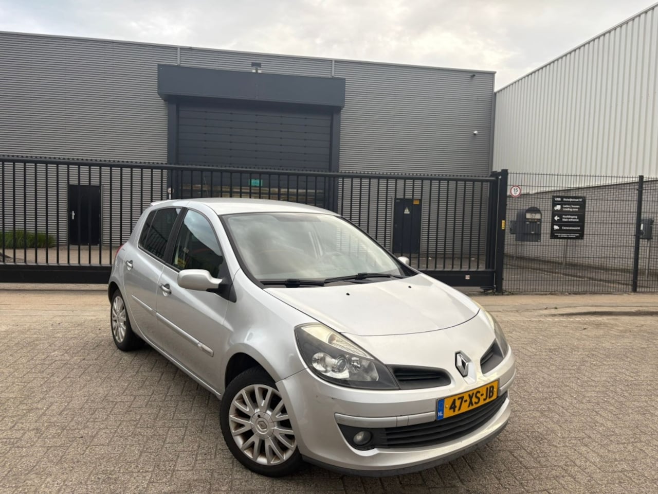 Renault Clio - 1.6-16V Airco Luxe Rip Curl editie - AutoWereld.nl