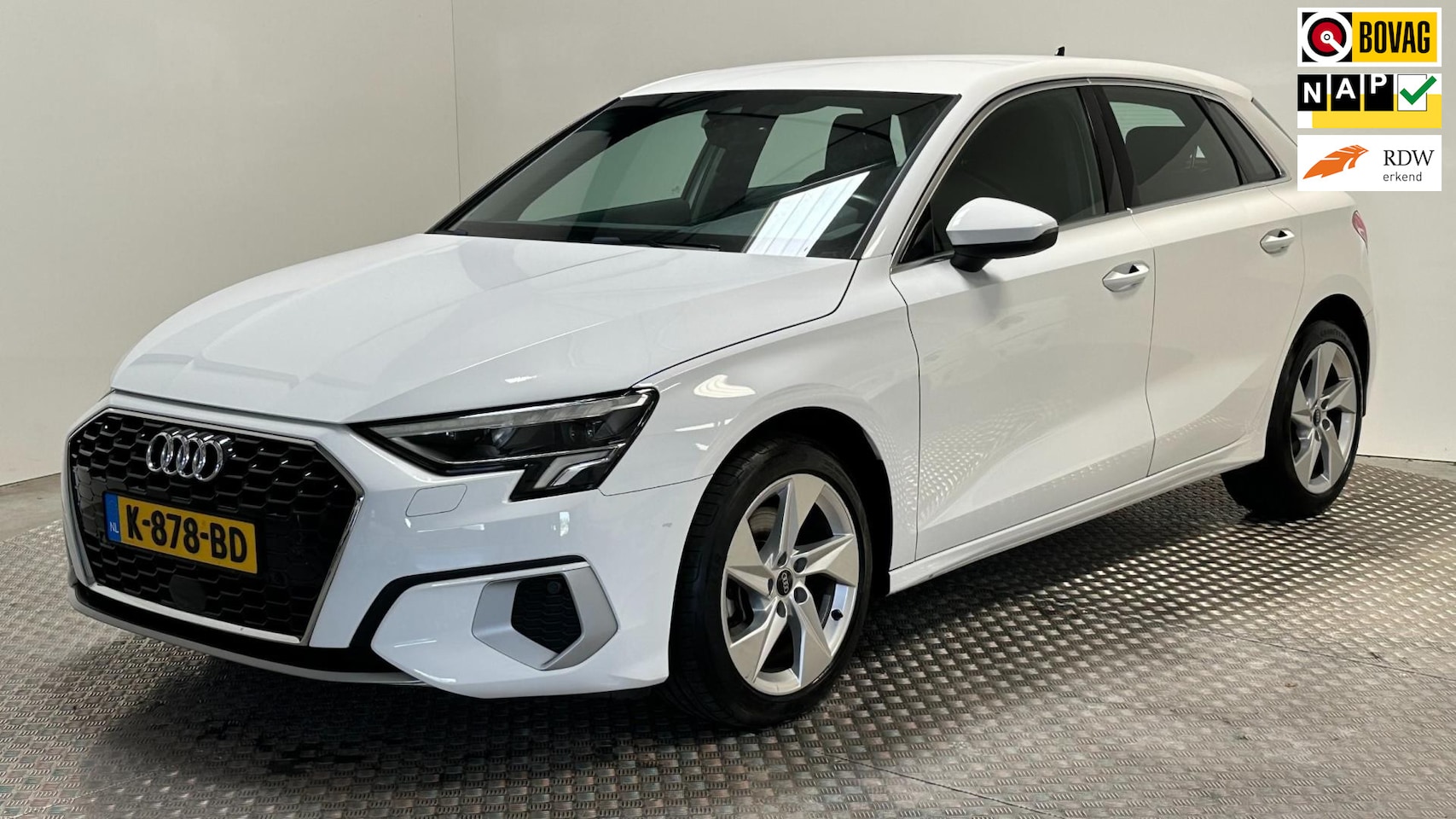 Audi A3 Sportback - 30 TFSI Business edition benzine Automaat navigatie carplay andriod parkeersensorenairco c - AutoWereld.nl
