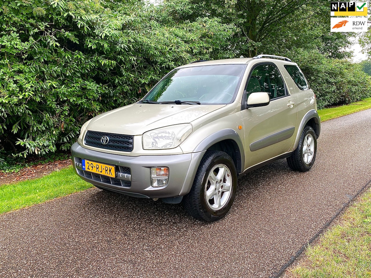 Toyota RAV4 - 2.0-16V VVT-i Luna 2.0-16V VVT-i Luna (Airco) - AutoWereld.nl