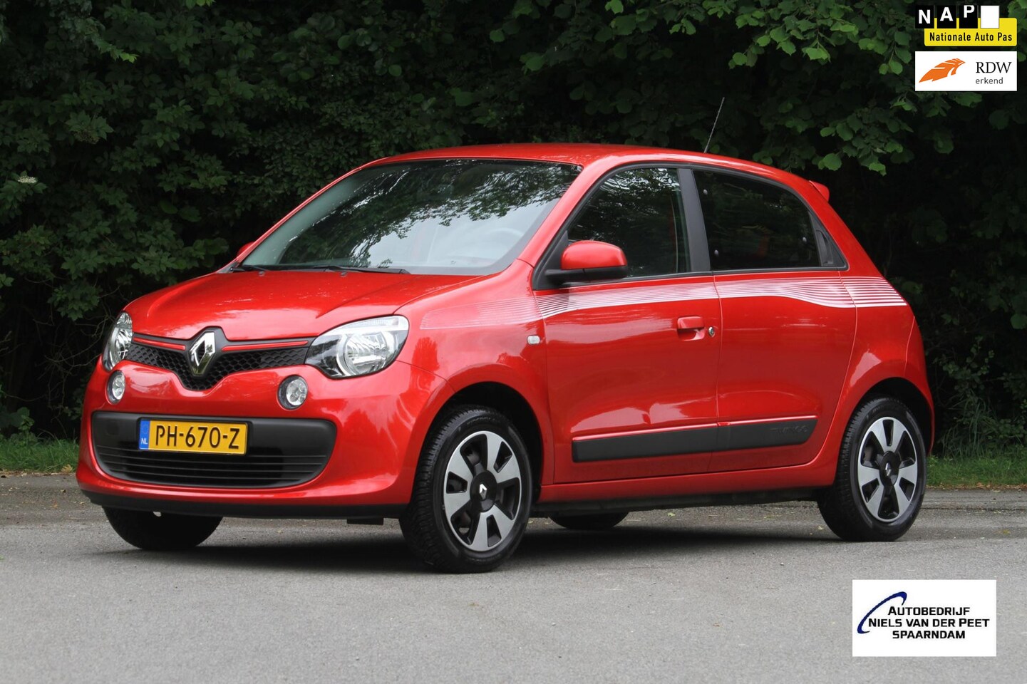 Renault Twingo - 1.0 SCe Collection / Slechts 65.604 km. / Airco / Bluetooth / Cruise control / All season - AutoWereld.nl
