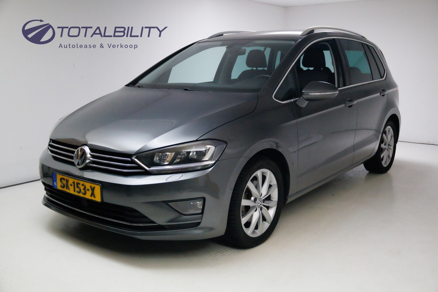 Volkswagen Golf Sportsvan - 1.4 TSI Highline 150 PK Automaat | Adap. Cruise | Navigatie | Parkeersensoren V+A | Stoelv - AutoWereld.nl