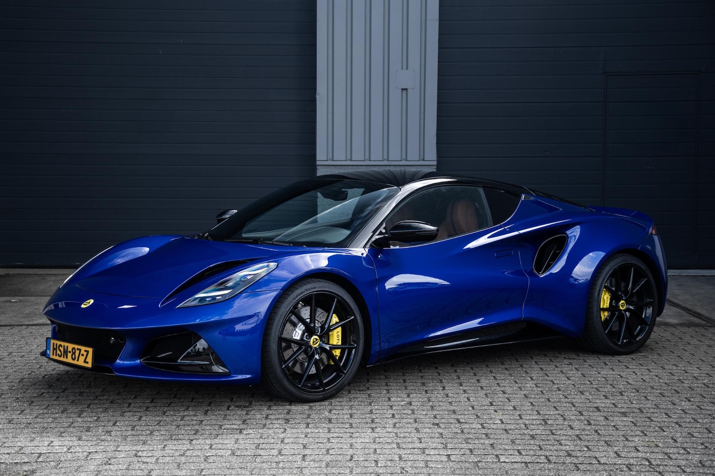 Lotus Emira - Turbo SE 2.0T | 405pk | Black Pack | Touring | Gele remkl. - AutoWereld.nl