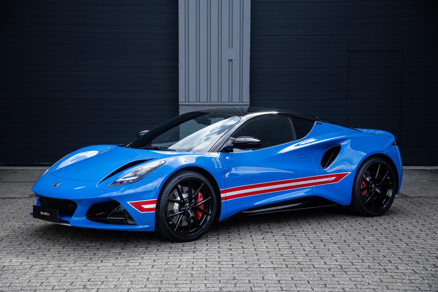 Lotus Emira - Limited 2.0T | 365pk | Zilveren & rode acc. | Startnr. 11 | Type 86 F1-auto - AutoWereld.nl