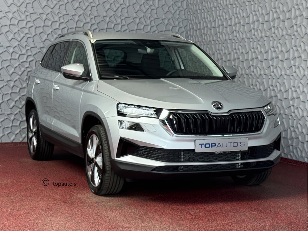 Skoda Karoq - 1.5 TSI 150PKLED VIR.COCKPIT CARPLAY NAVI CAMERA ELEK.KLEP STOEL/STUUR VERW. LMV 2025 - AutoWereld.nl