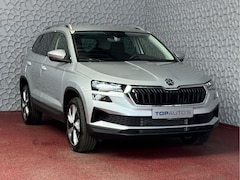 Skoda Karoq - 1.5 TSI 150PKLED VIR.COCKPIT CARPLAY NAVI CAMERA ELEK.KLEP STOEL/STUUR VERW. LMV 2025