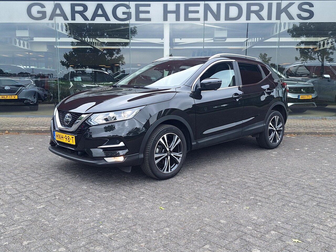 Nissan Qashqai - 1.3 DIG-T N-Connecta | Pano | Climate | Navi | 360 Camera | Cruise Control | (occasion) - AutoWereld.nl