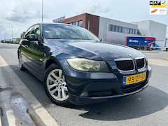 BMW 3-serie - 318i Business Line bj2008 AIRCO/NAVI/ORiGINEEL NL AUTO ZEER NETJES
