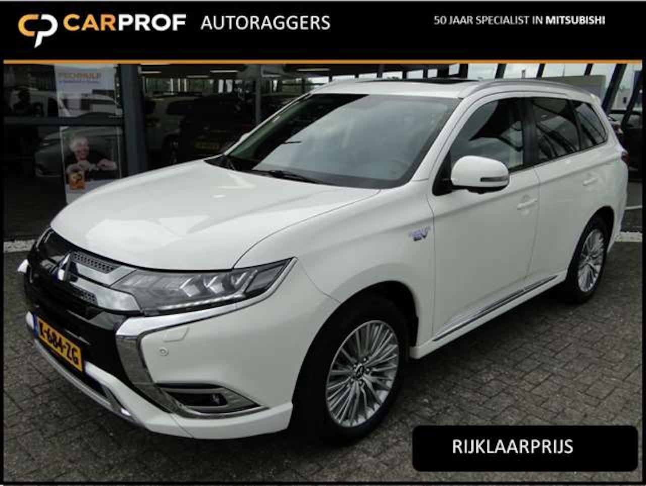 Mitsubishi Outlander - 2.4 PHEV Intense+ | Schuifdak | El. klep | Leer/Stof - AutoWereld.nl