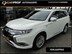 Mitsubishi Outlander - 2.4 PHEV Intense+ | Schuifdak | El. klep | Leer/Stof