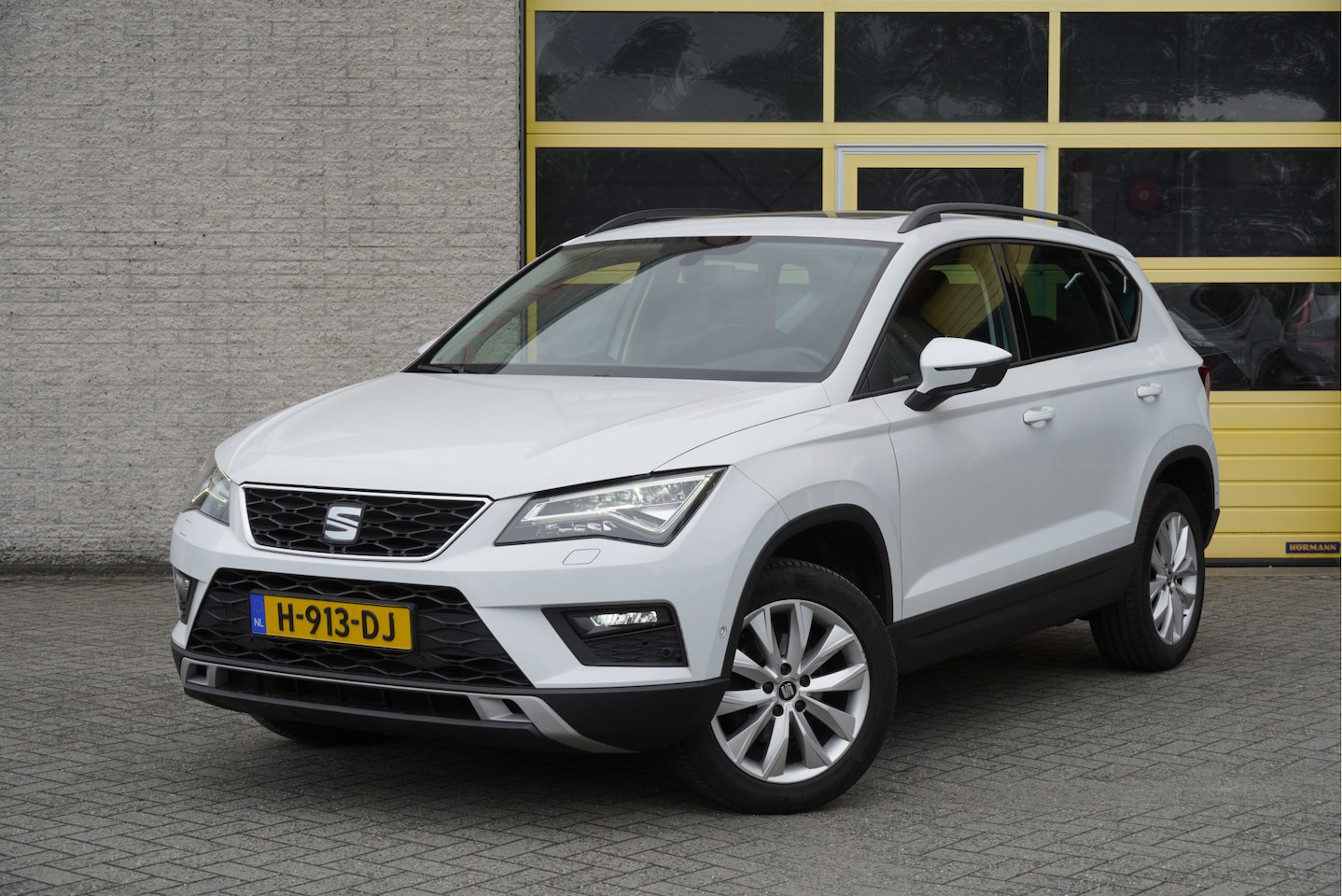 Seat Ateca - 1.0 EcoTSI Style Business Intense BJ2020 Lmv 17" | Led V+A| Pdc | Navi | Panoramadak | Tre - AutoWereld.nl