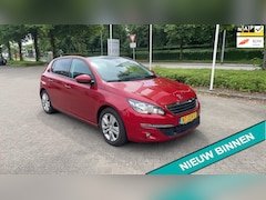Peugeot 308 - 1.2i 110pk 5-deurs 2e eig. 112.000km Clima LED Navi Panorama