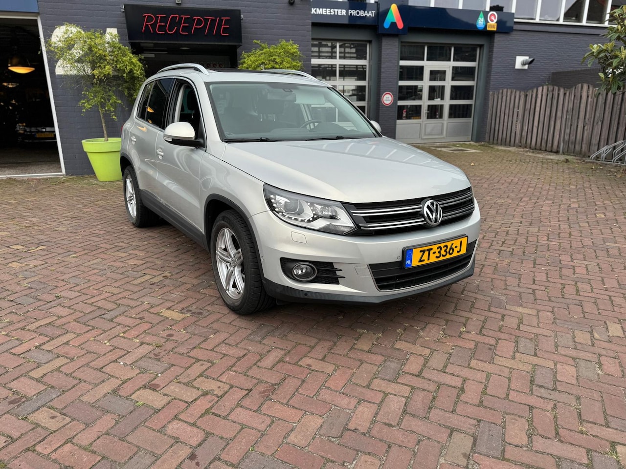 Volkswagen Tiguan - 1.4 TSI R-Line Edition 1.4 TSI R-Line Edition - AutoWereld.nl