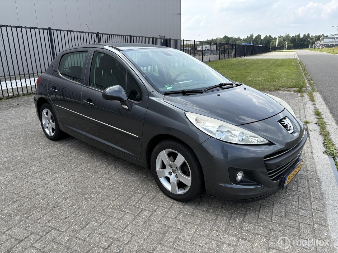 Peugeot 207 - 1.6 VTi XS 1.6 VTi XS nieuwe apk - AutoWereld.nl