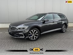 Volkswagen Passat Variant - 1.4 TSI PHEV GTE * Sideassistent * Camera * Trekhaak