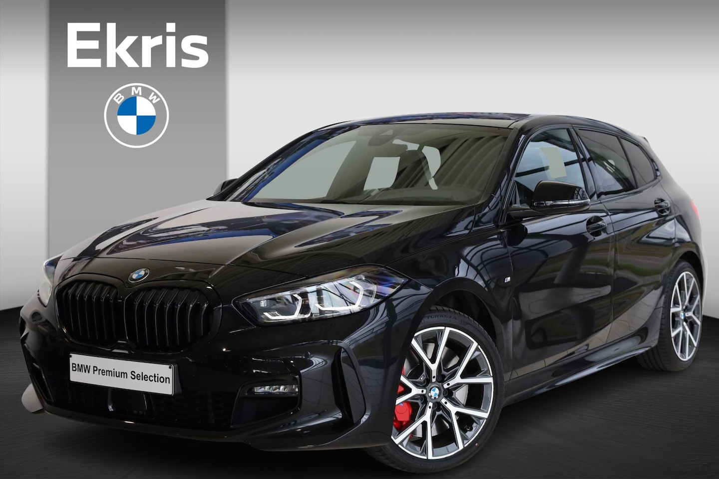 BMW 1-serie - 5-deurs 118i M Sportpakket Pro | ColorVision | M Sportremsysteem Rot |	M Sportstoelen voor - AutoWereld.nl