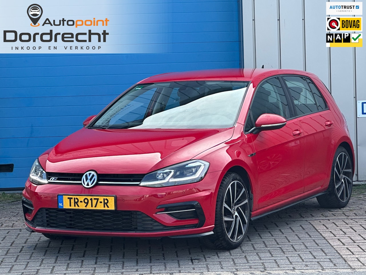 Volkswagen Golf - TSI Highline Bus R-line LED ALCANTARA - AutoWereld.nl