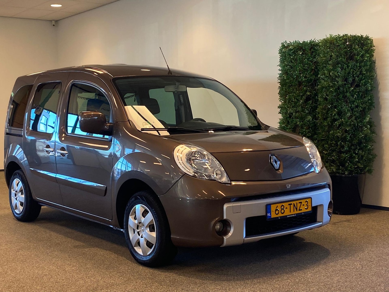 Renault Kangoo - Rolstoelauto Automaat - AutoWereld.nl