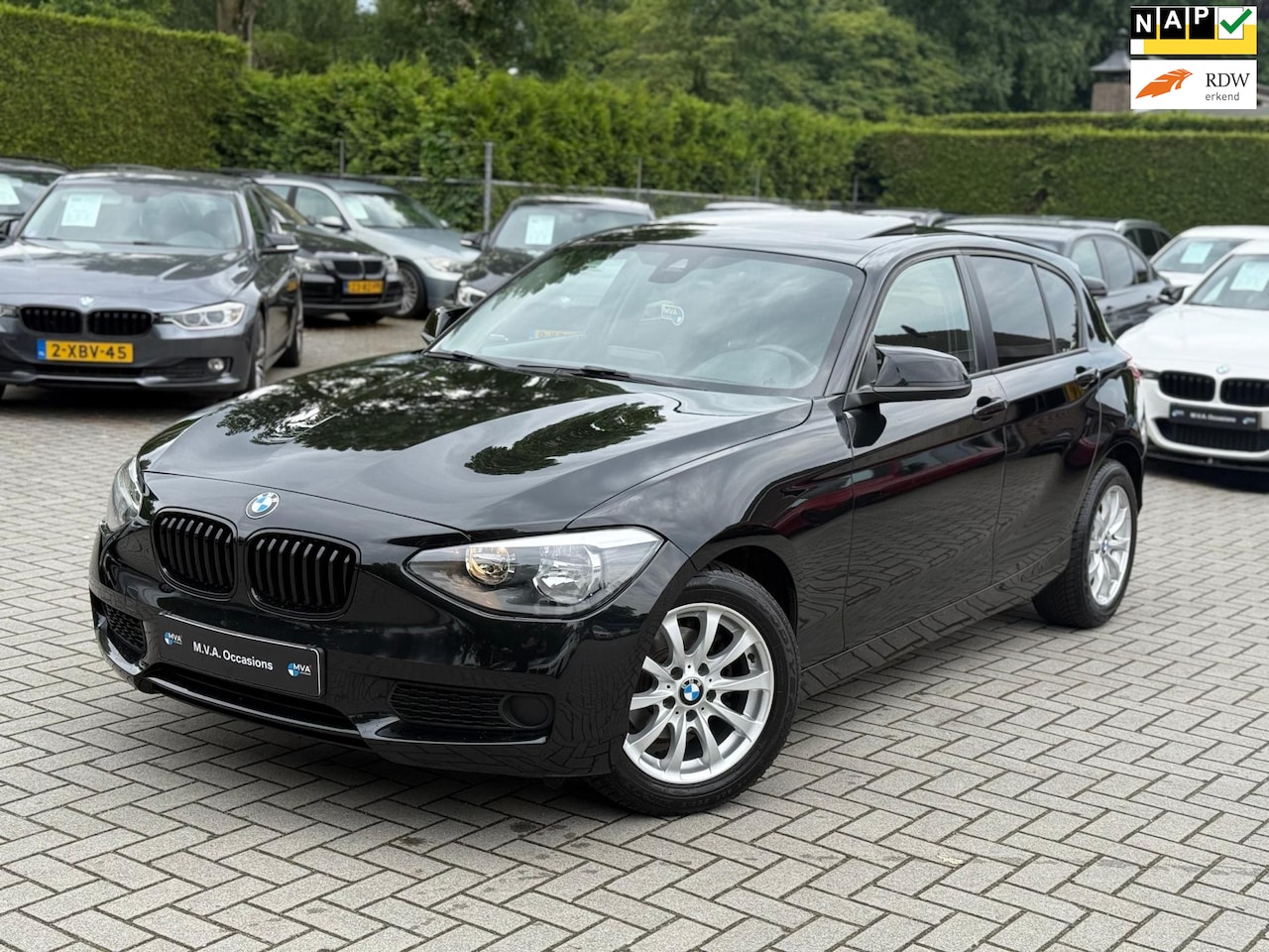 BMW 1-serie - 116i |Nieuwe Ketting + Klepseals|Dakje|Cruise control|Navigatie|Airco|Nette staat.. - AutoWereld.nl