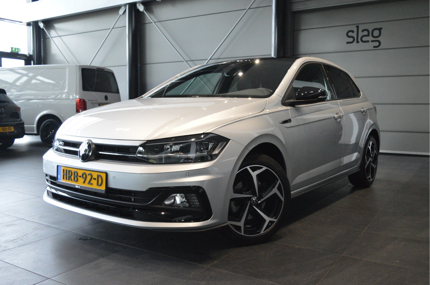 Volkswagen Polo - 1.0 TSI 2X R-LINE navi clima camera led pdc 17 inch 110 pk !! - AutoWereld.nl