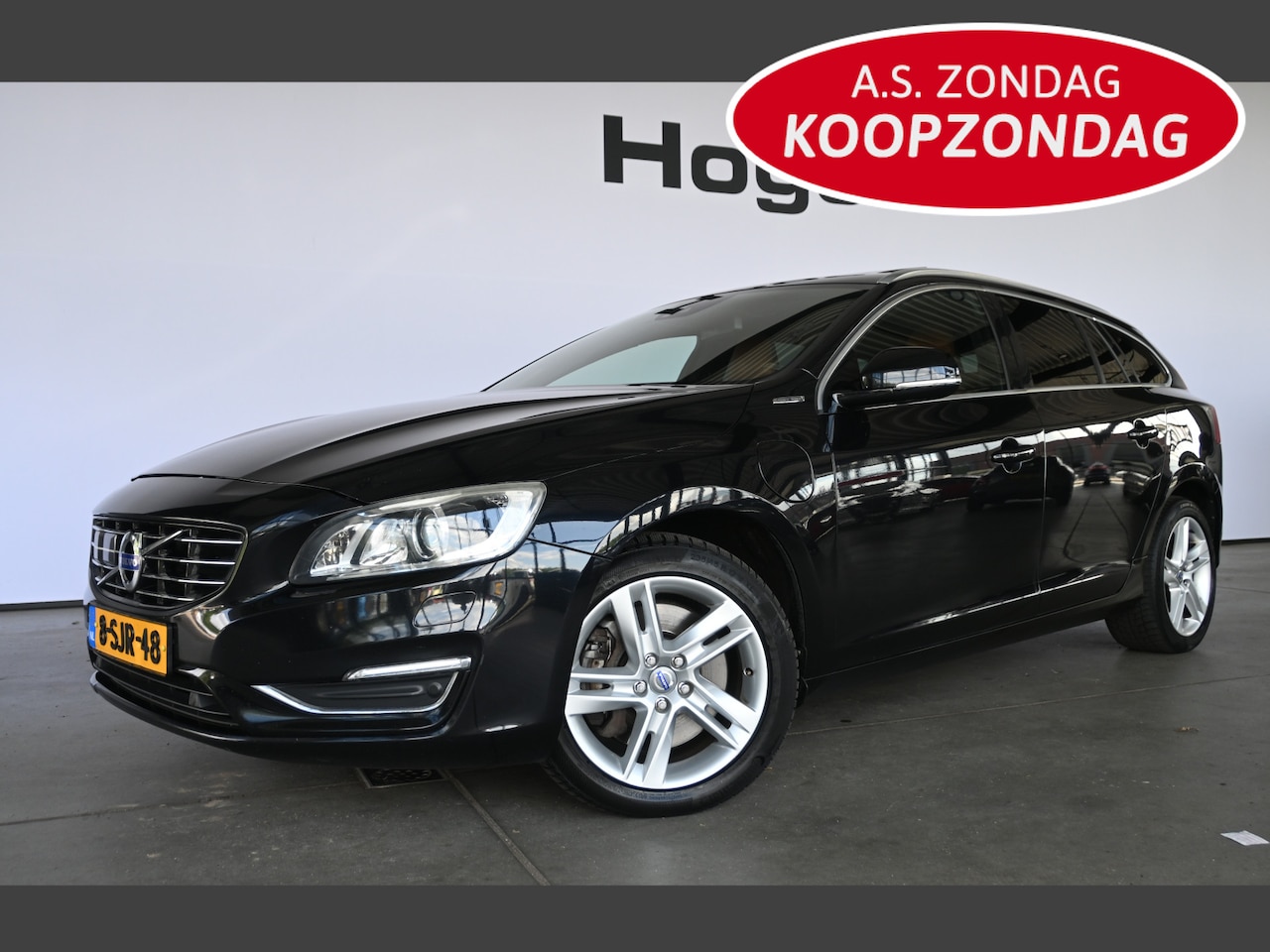 Volvo V60 - 2.4 D6 AWD Plug-In Hybrid Summum Airco Cruise control Navigatie Leder Memory Stoelverwarmi - AutoWereld.nl