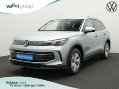 Volkswagen Tiguan - 1.5 204 pk DSG eHybrid Life Edition | Leder/stof | Achteruitrijcamera | Stuur-/stoelverwar
