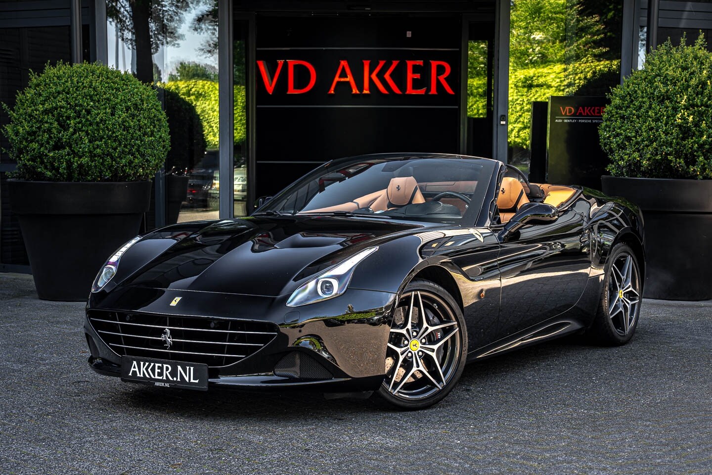 Ferrari California - T HELE | Carbon + LED Stuur | Recent Onderhoud | Full. Electric Seats - AutoWereld.nl