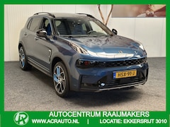 Lynk & Co 01 - 1.5 ZWARTE HEMEL, 6, 6kW 50 STUKS OP VOORRAAD VOL OPTIES 360 CAMERA ADAPTIVE CRUISE CONTRO