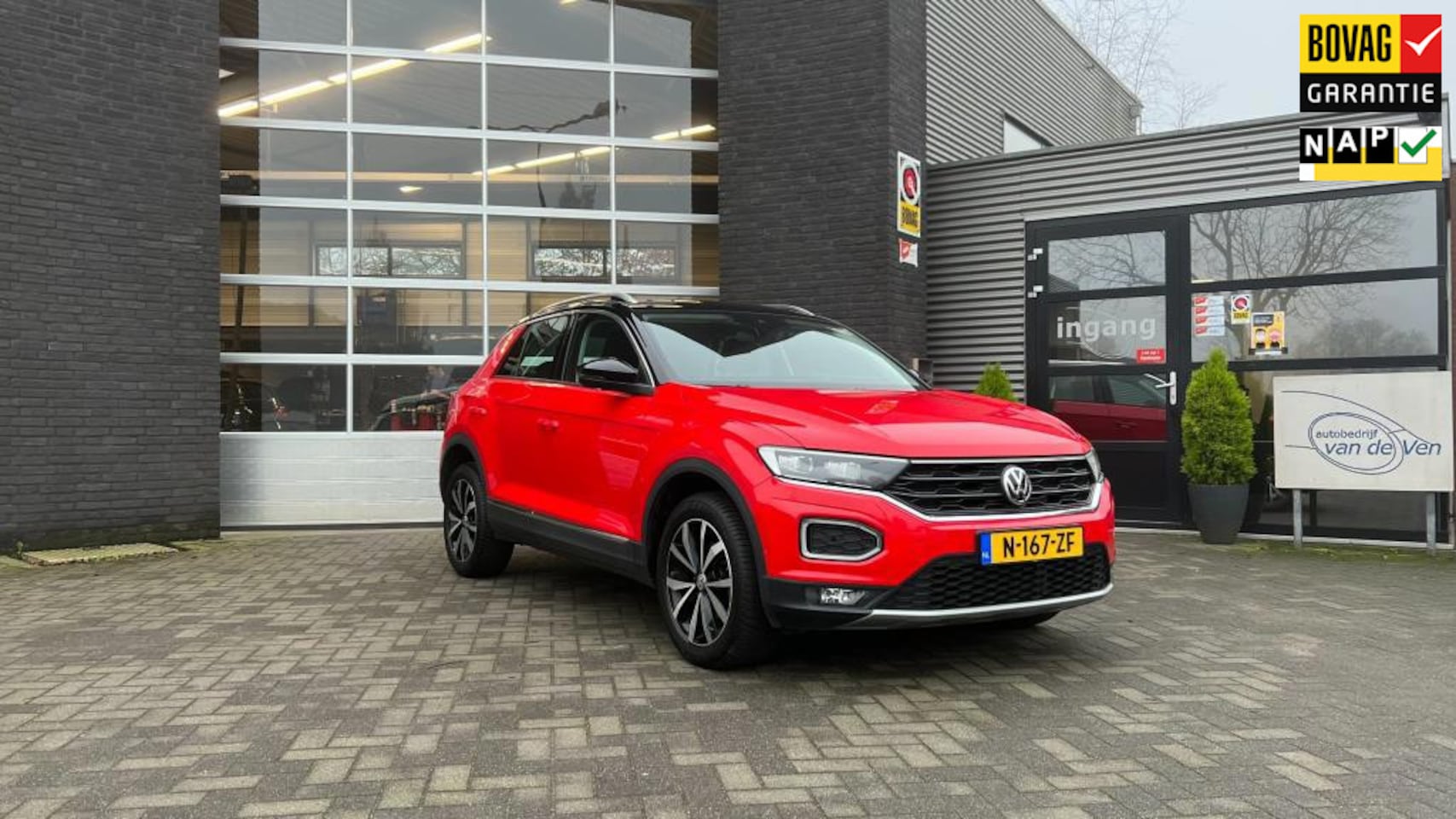 Volkswagen T-Roc - 1.5 TSI 110KW/150PK Style, camera, adaptive cruise, elektrisch inklapbare spiegel, zwart d - AutoWereld.nl