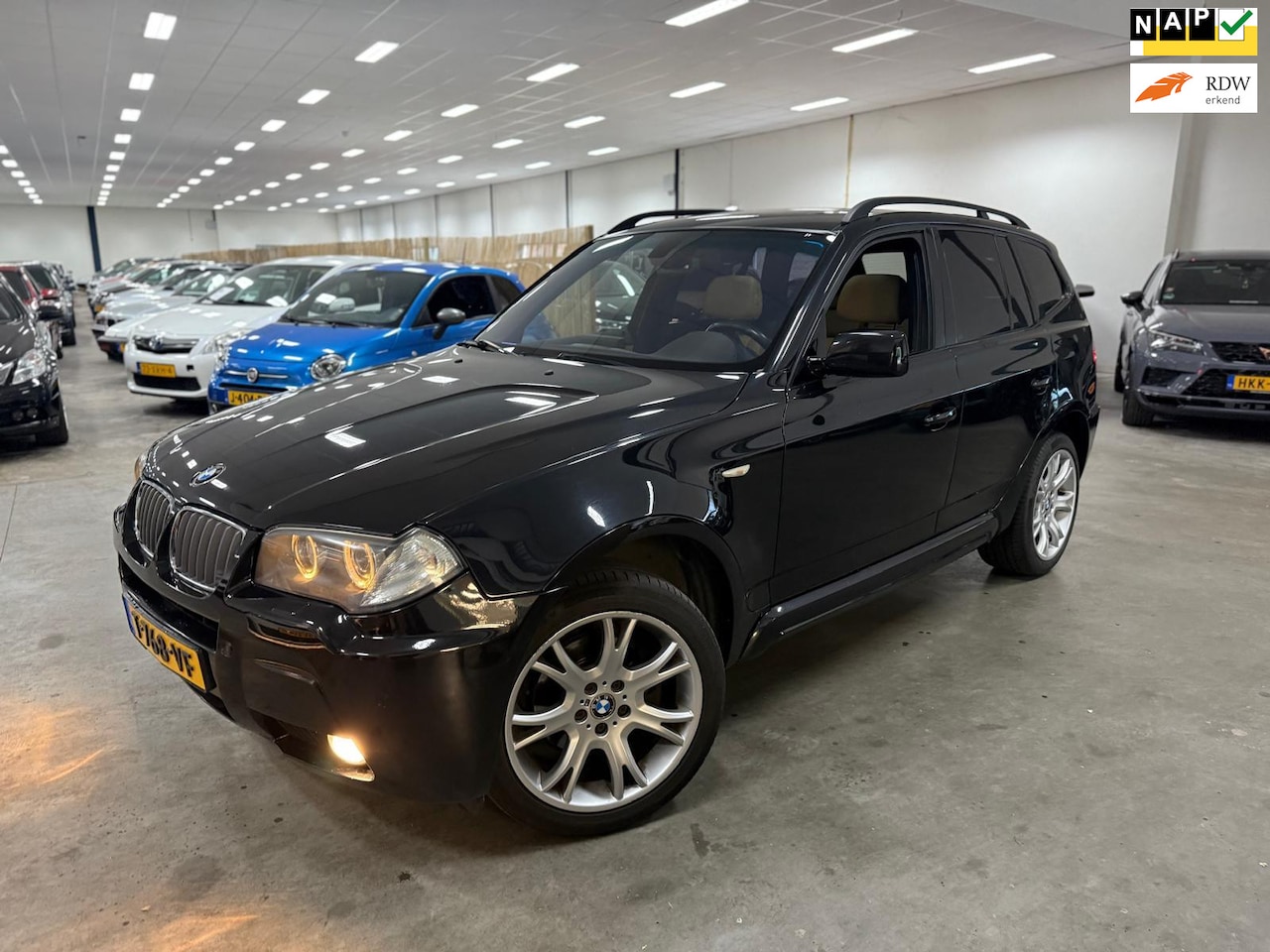 BMW X3 - 3.0si / PANORAMADAK / AUTOMAAT / NETTE AUTO - AutoWereld.nl