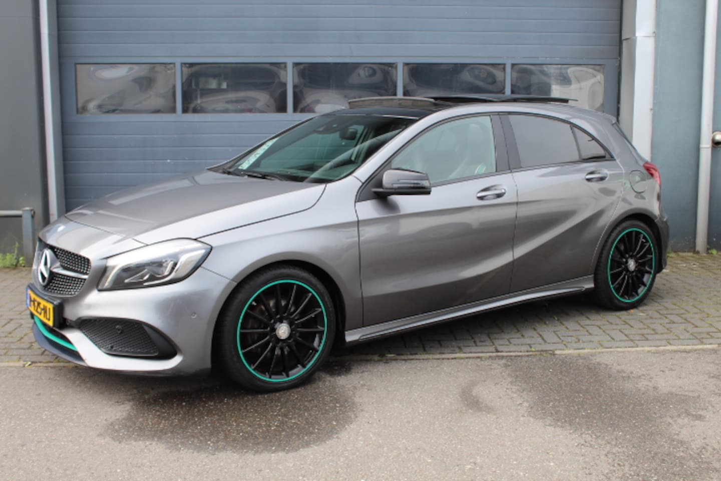 Mercedes-Benz A-klasse - 200 Motorsport Edition AMG styling Automaat Pano,, Cruisecontrol, Sportstoelen, PDC, Media - AutoWereld.nl
