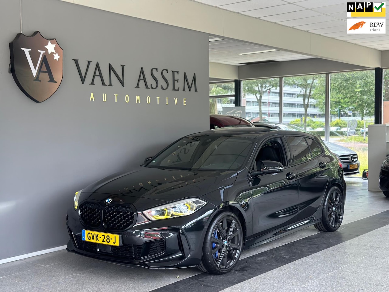 BMW 1-serie - M135i xDrive High Executive|306PK - AutoWereld.nl