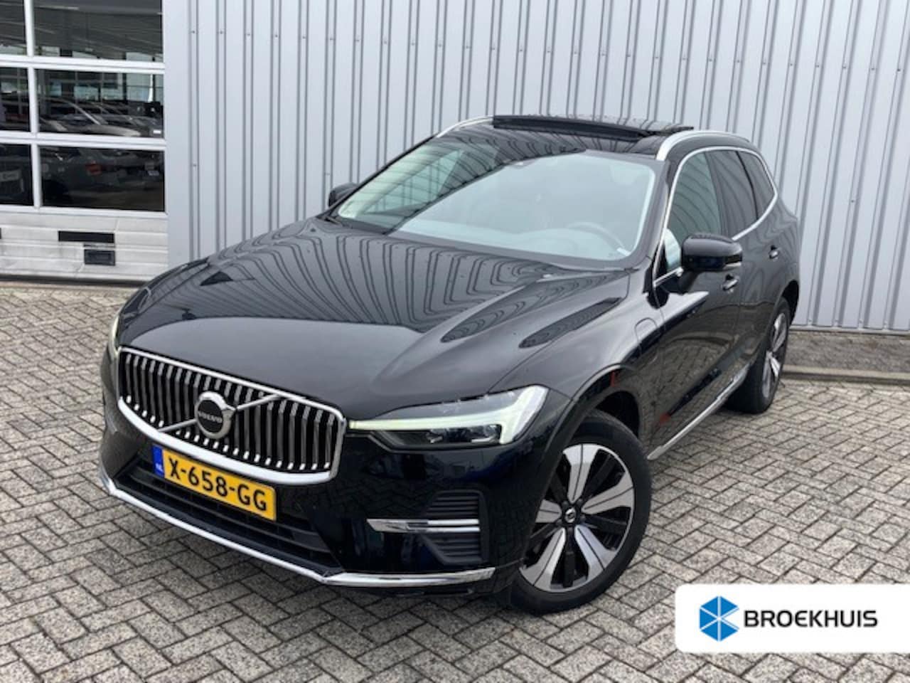 Volvo XC60 - 2.0 T6 Plug-in hybrid AWD Plus Bright 350pk Trekhaak | Panorama dak | Leder bekleding | Do - AutoWereld.nl