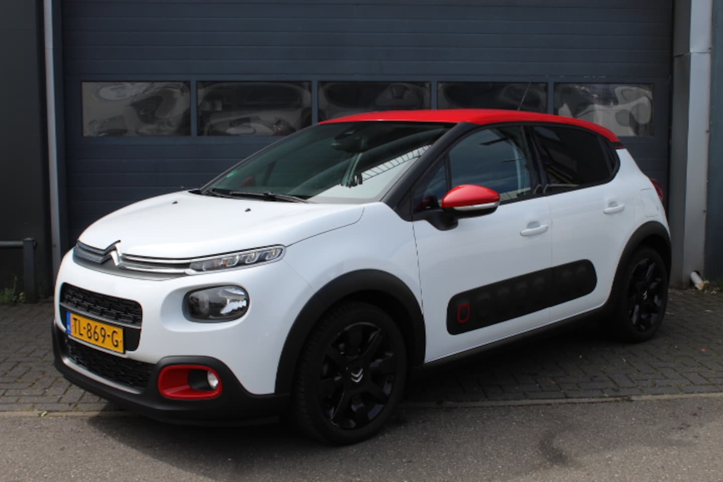 Citroën C3 - 1.2 PureTech S&S Shine Camera Navi, Climate control, Cruisecontrol, PDC achter, LM velgen - AutoWereld.nl