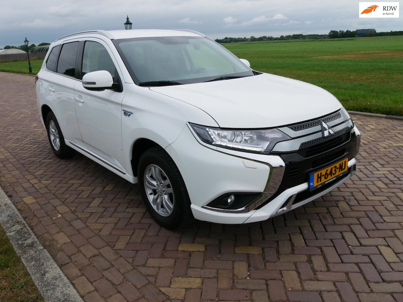 Mitsubishi Outlander - 2.4 PHEV Pure CLIMA ** 10999 NETTO ** 2020! - AutoWereld.nl