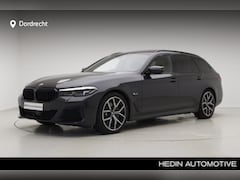 BMW 5-serie Touring - 530e M-Sport | Panorama | 19" | Active Cruise Control | Head Up | Leder | Comfortzetels |