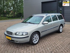 Volvo V70 - 2.4 Comfort Line, Airco, Trekhaak, rijd zeer goed