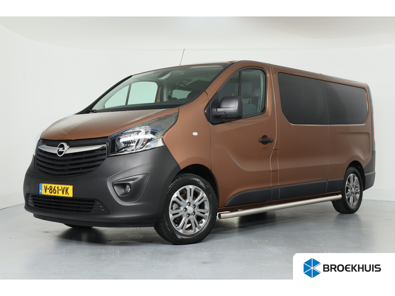 Opel Vivaro - 1.6 CDTI L2H1 DC Sport EcoFlex | Dealer Onderhouden! | Navi | Trekhaak | Camera | Parkeers - AutoWereld.nl