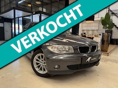 BMW 1-serie - 116i| Airco| AUX verbinding| Elektrische ramen| 5 deurs| Donker grijs|Inc winterbanden|