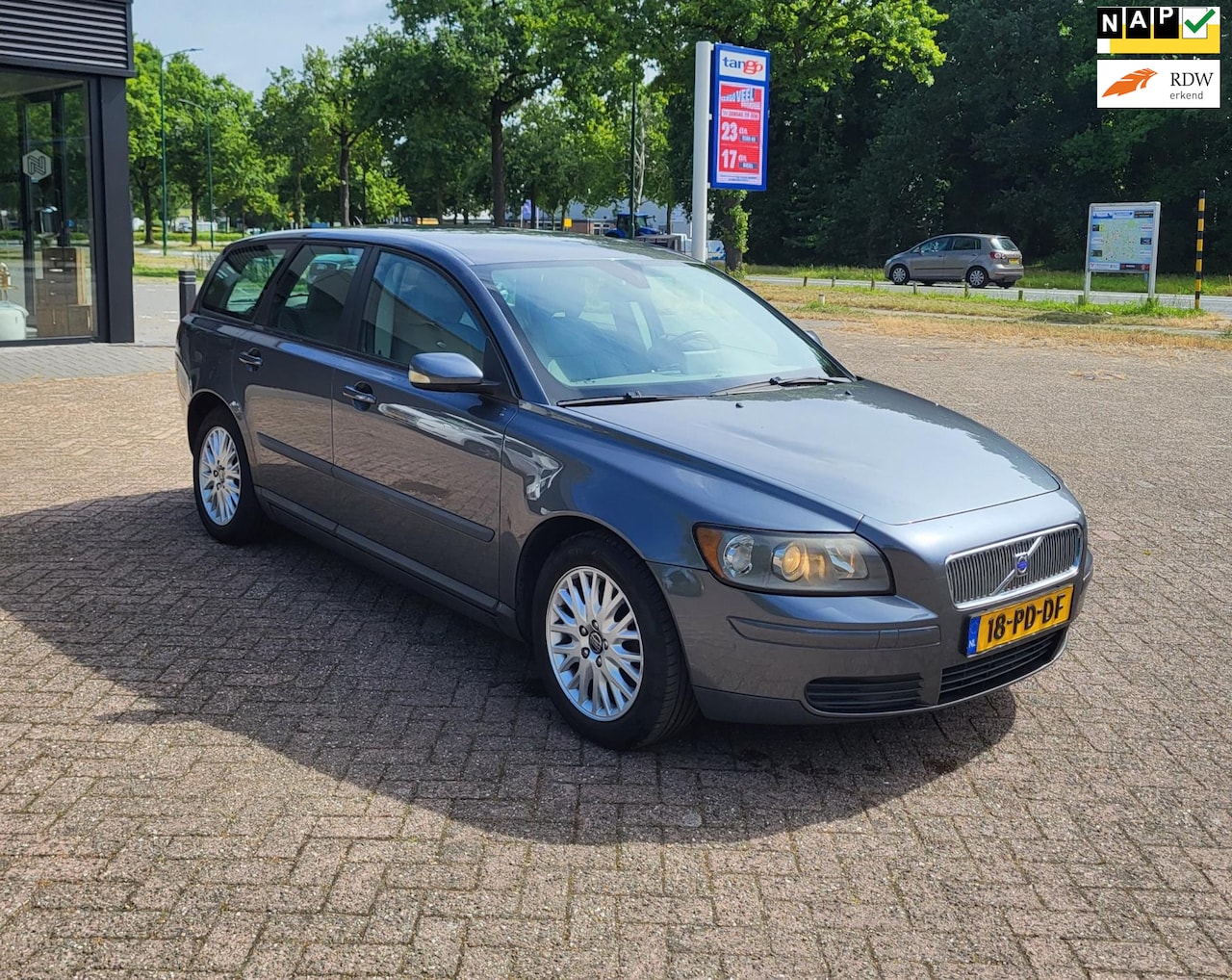 Volvo V50 - 2.4 Elite 2.4 Elite ,Navi,Airco,Trekhaak,NAP,APK04/26! - AutoWereld.nl